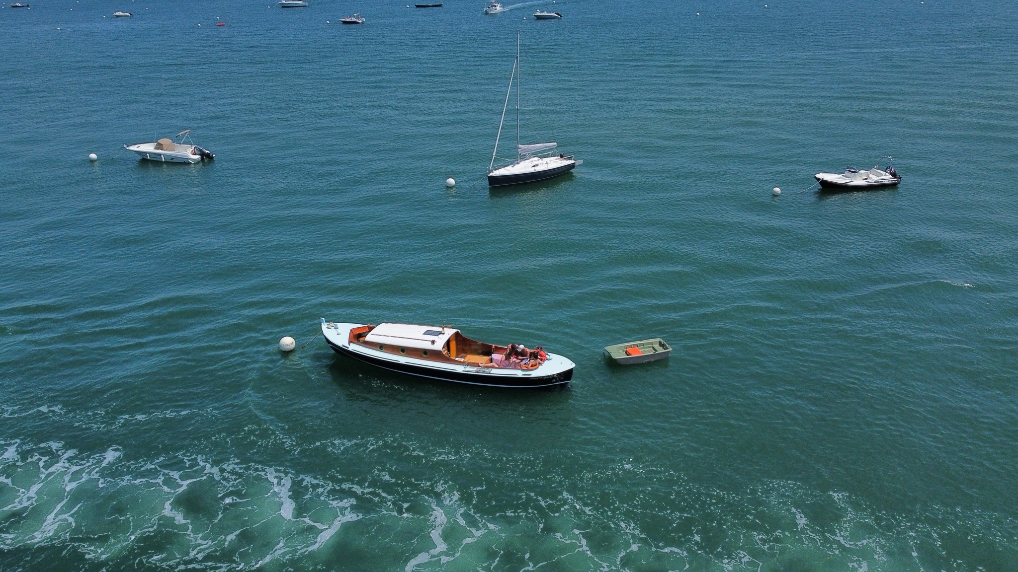 Bateaux au mouillage sur le Bassin d'Arcachon, vue aérienne